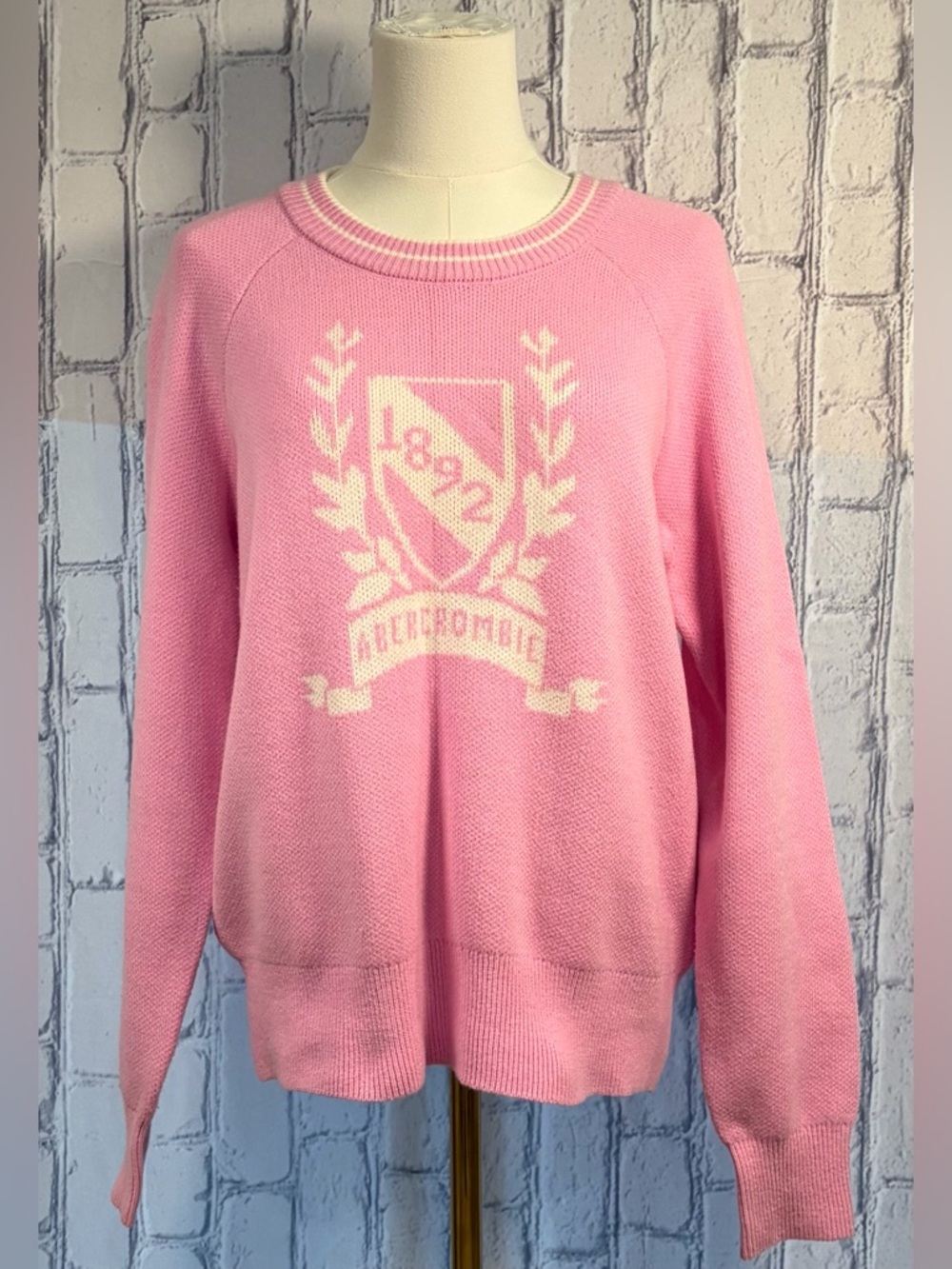 Abercrombie & Fitch Size :M Women Pastel Pink Crest Knit Crewneck Sweater